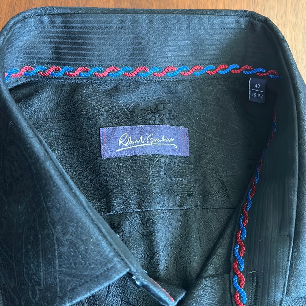 Robert Graham Black dress shirt size 42/16.5.